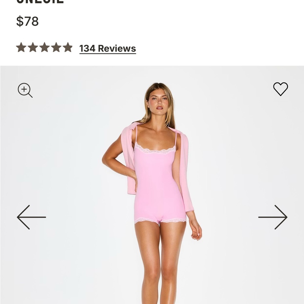 SKIMS FITS EVERYBODY LACE ONSIE IN BUBBLEGUM